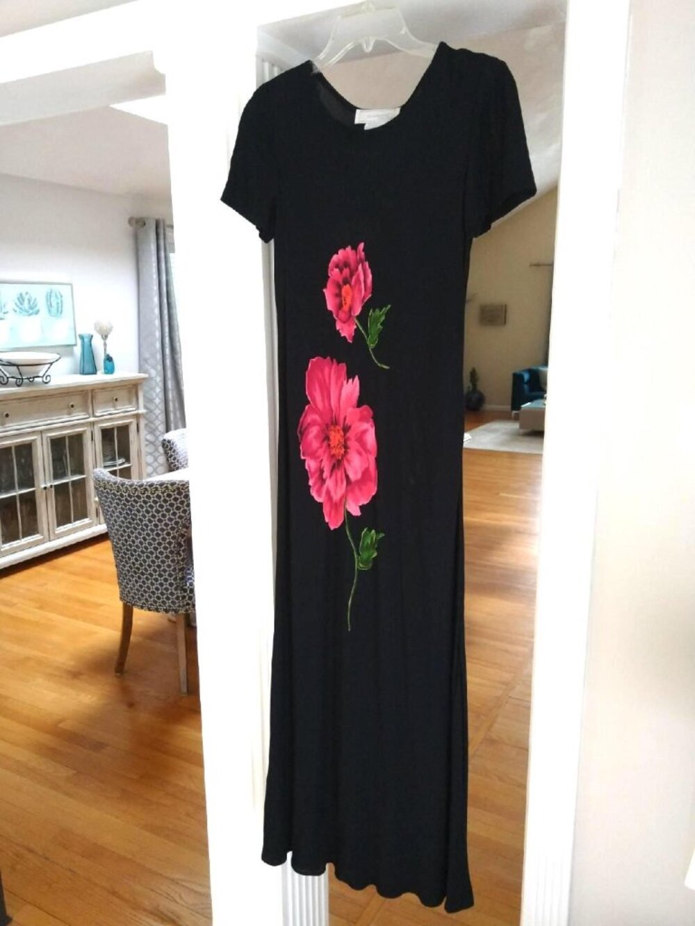 Warren Petites Long Black Dress Red Pink Rose Size 4 Rayon Short Sleeve